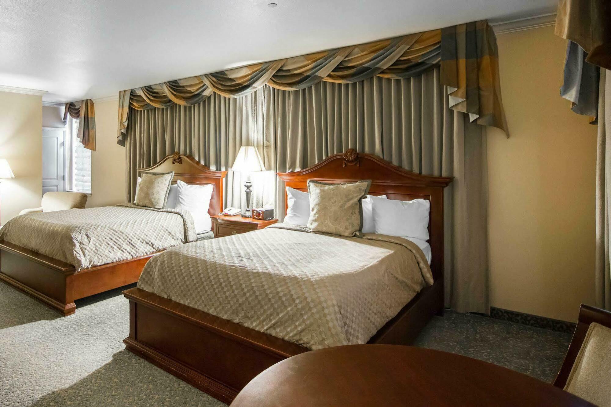 Liberty Hotel, Ascend Hotel Collection Cleburne Zewnętrze zdjęcie